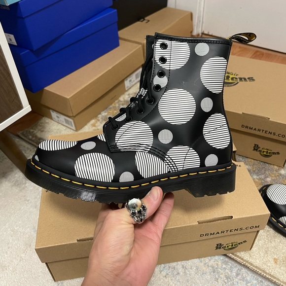 NIB Women’s Size 6 Dr. Martens 1460 Polka Dot Smooth Leather 8-Eye Lace Up Boots - Picture 6 of 14